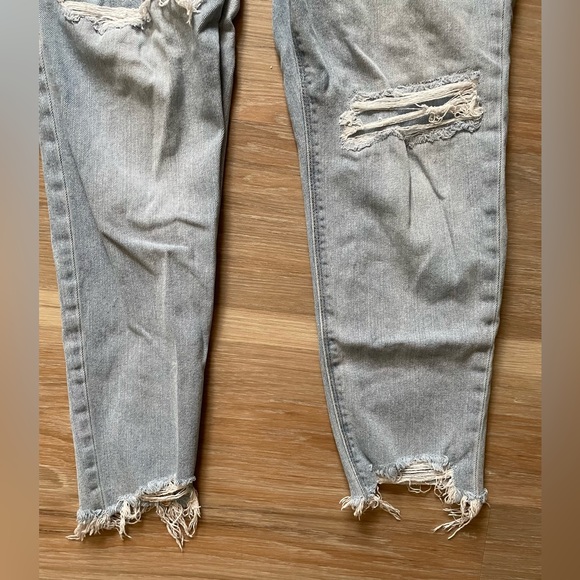 American Eagle Curvy Mom Jeans - Picture 9 of 13